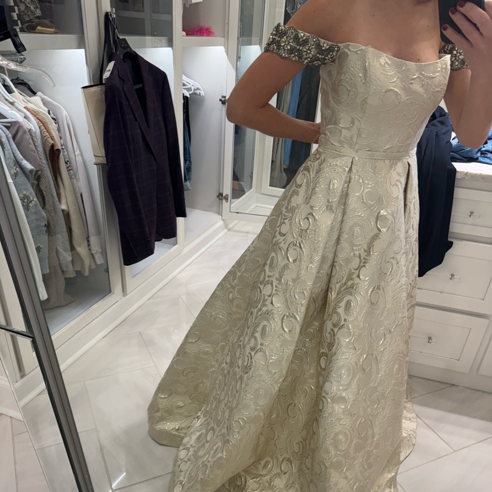 Gold Jovani ball gown nwt never worn